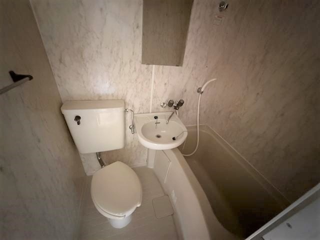 バス・シャワールーム