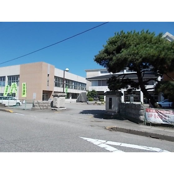 小学校　富山市立神明小学校（小学校）まで1409m