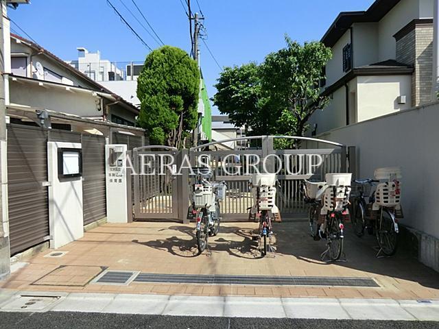 幼稚園・保育園　文京区立本駒込西保育園（幼稚園・保育園）まで490m