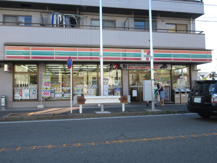 コンビニ　セブンイレブン（コンビニ）まで156m
