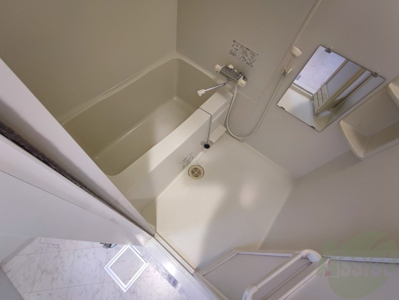 バス・シャワールーム　お風呂になります。一日の疲れを癒してくださいね。