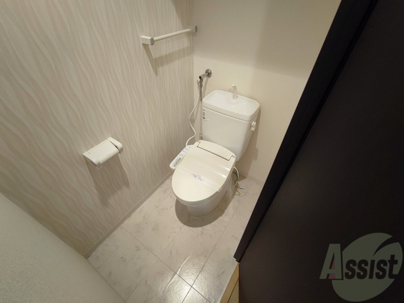 トイレ　こちらはトイレです。清潔感があり、安心して使用できます。