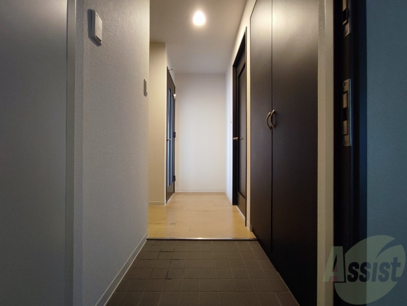 玄関　玄関の様子です。明るい印象ですね。気分もあがりそう。