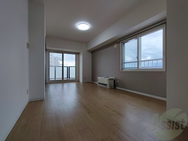 居室・リビング　広くてキレイなお部屋が広がっていて、充実した生活が送れそう。