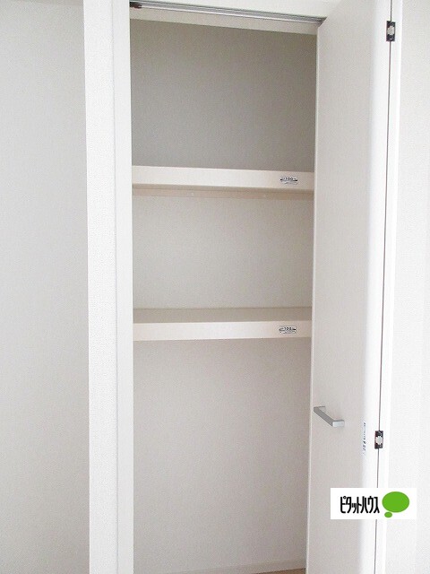 収納　パントリー