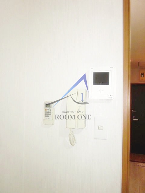 セキュリティ　モニター付きインターホンです。