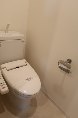 トイレ　※反転タイプの写真を使用しています。