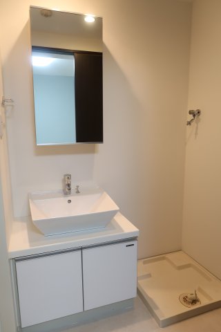 洗面設備　※反転タイプの写真を使用しています。