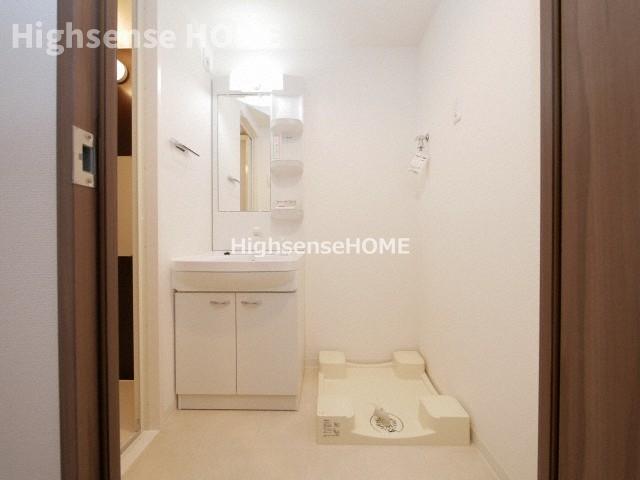 洗面設備　コンパクトで使いやすい洗面所