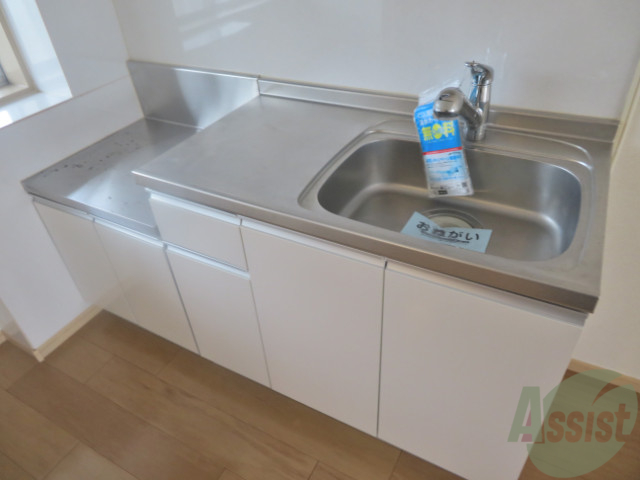 キッチン　こちらはキッチン。調理スペースもあり使いやすそうです。