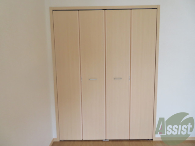 収納　寝室にあったクローゼット。荷物がたくさんあっても大丈夫。