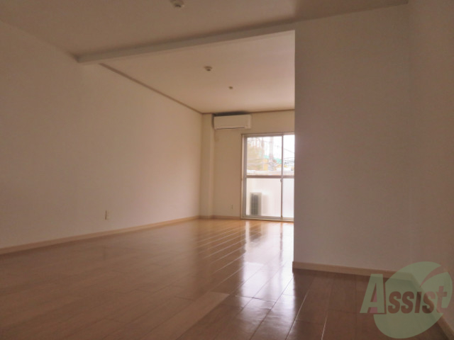 玄関　玄関の様子です。明るい印象ですね。気分もあがりそう。