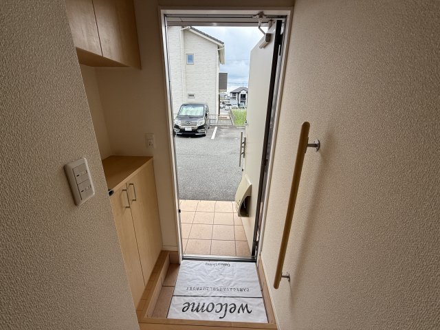 ベルクール加東 A棟の玄関写真