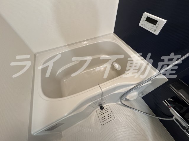 バス・シャワールーム　コンパクトで使いやすいお風呂です