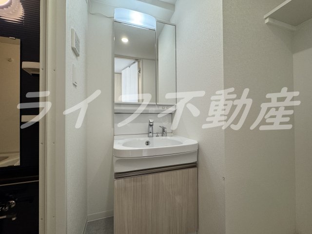 洗面設備　独立洗面台です