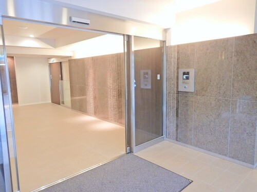 エントランス　オートロックあり