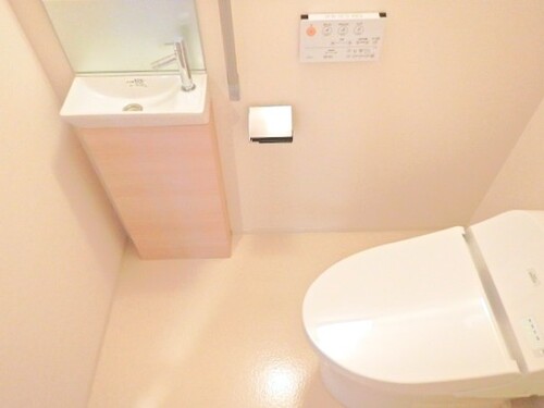 トイレ　洗浄暖房便座