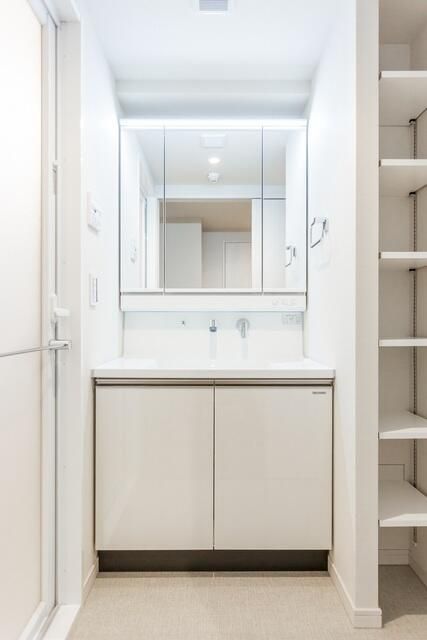 洗面設備　※全て別号室のお写真。内装等参考にしてください。