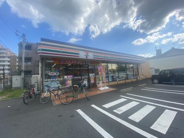 コンビニ　セブン－イレブン名古屋平子橋西店（コンビニ）まで652m