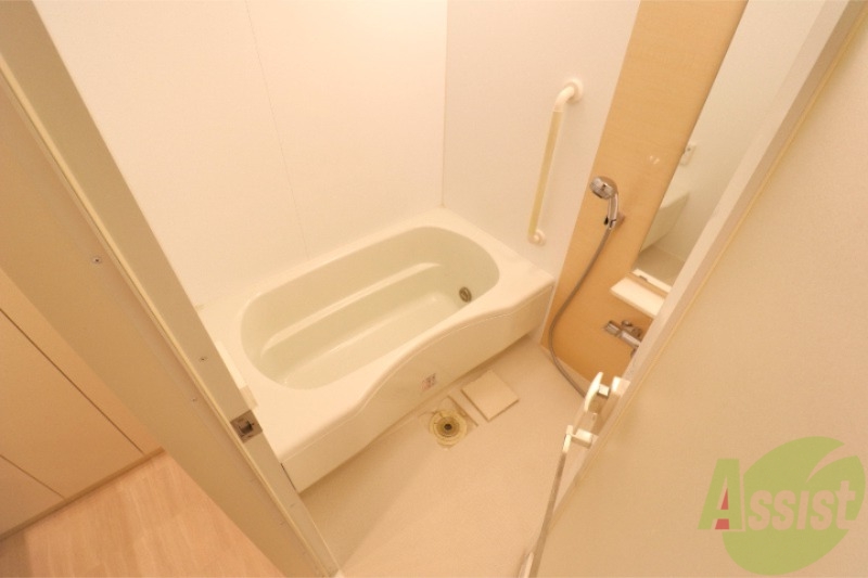 バス・シャワールーム　広々浴槽で疲れも吹っ飛ぶ