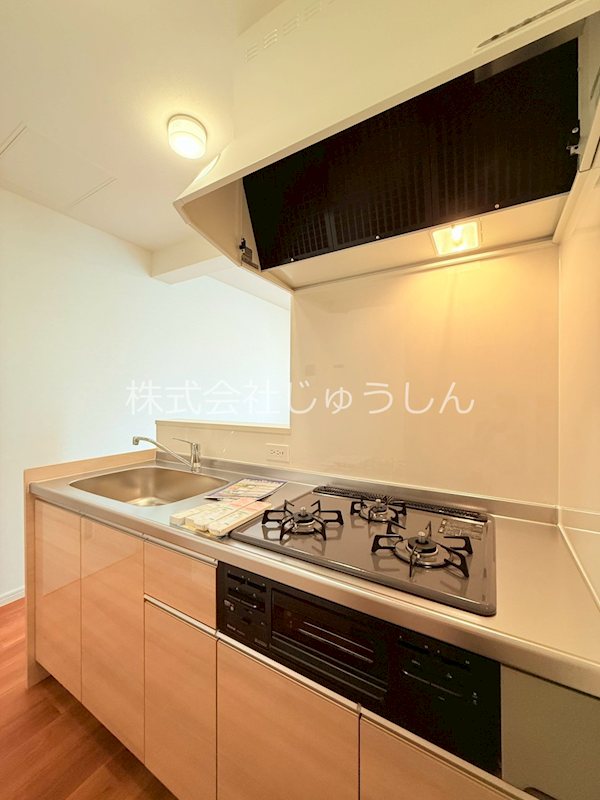 キッチン　※同タイプ部屋写真使用