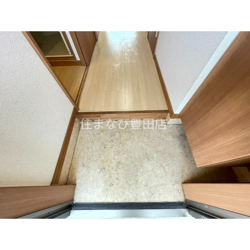 玄関　同型別部屋写真