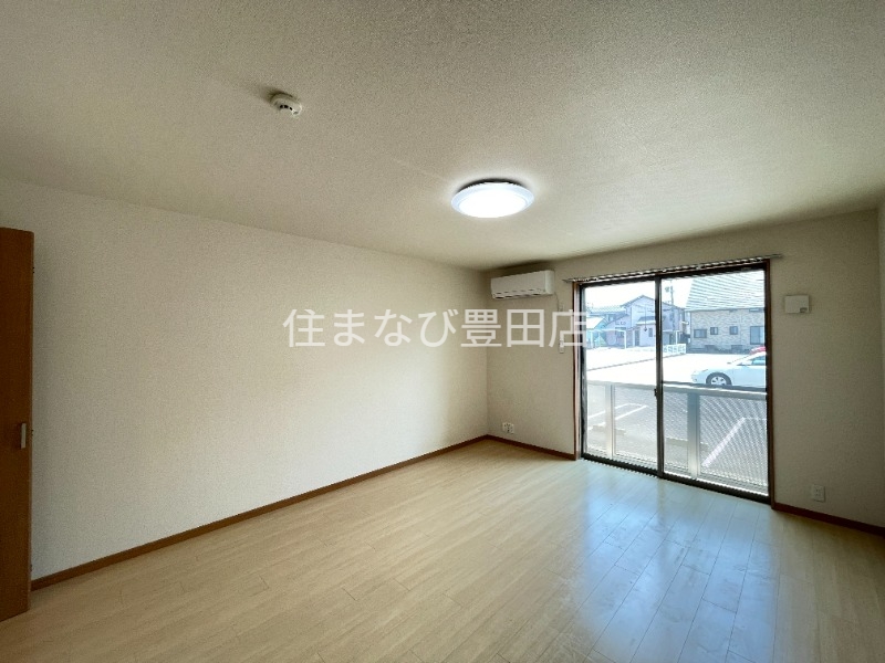 居室・リビング　同型別部屋写真