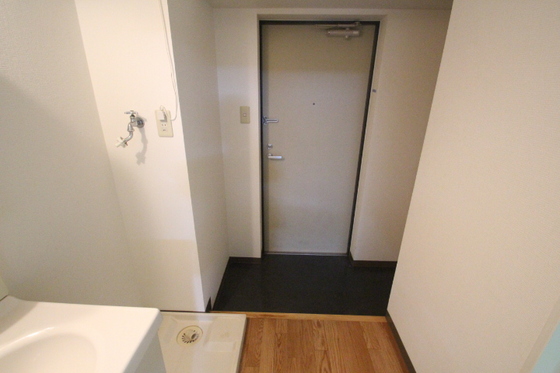 玄関　※別部屋の写真です