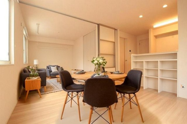 居室・リビング　ＣＧで家具等を配置したもので家具等は含まれません。