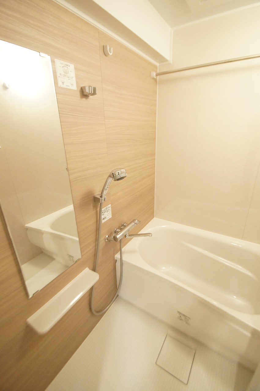 バス・シャワールーム　バスルーム