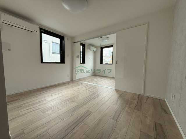 居室・リビング　別階層の参考写真になります。