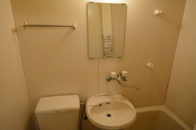 洗面設備　浴室内に洗面台あり♪