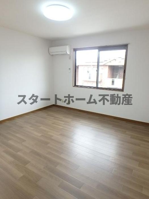 その他部屋・スペース　広くて明るい寝室