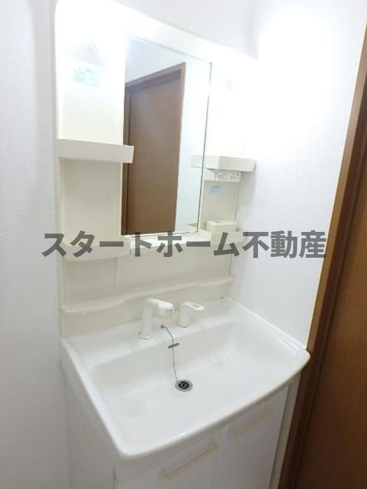 洗面設備　忙しい朝には欠かせない洗面所です