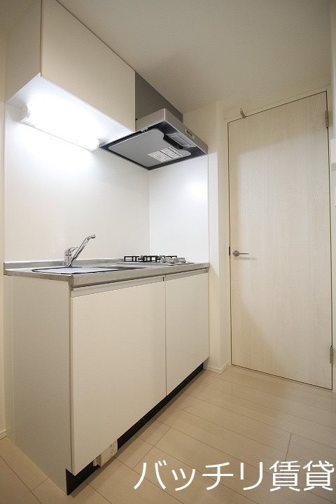 キッチン　同型タイプの為、現状を優先致します。