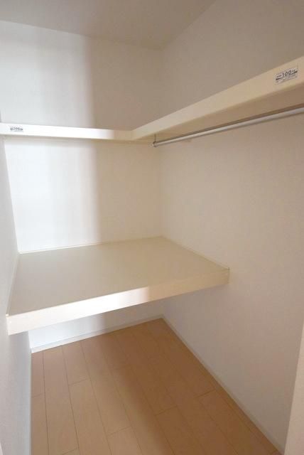 収納　★奥行きのあるクローゼット★