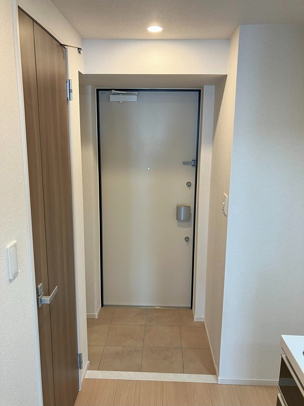 玄関　※同タイプ別階数部屋