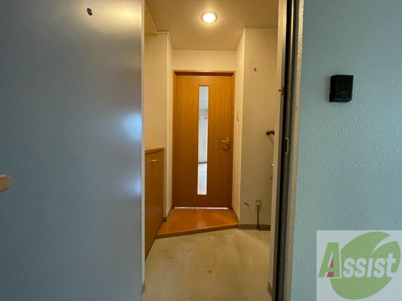 玄関　玄関の様子です。明るい印象ですね。気分もあがりそう。