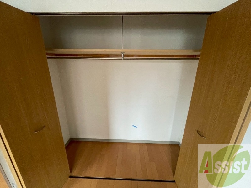 収納　寝室の収納です。部屋がすっきり片付きます。