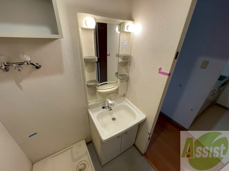 洗面設備　こちらに洗面台があります。朝の洗顔はこちらで。