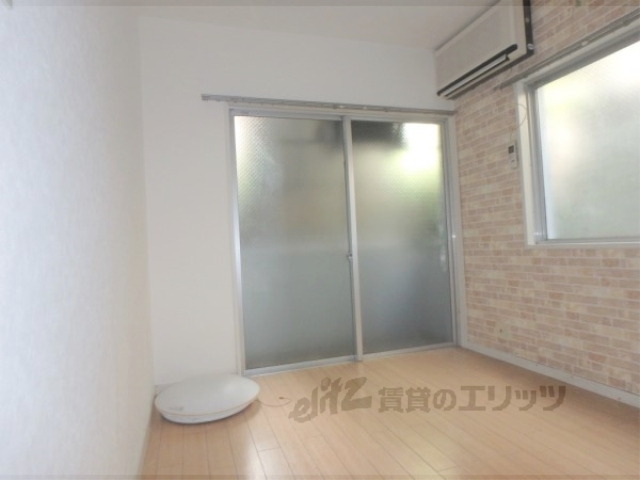 居室・リビング　５．８帖洋室