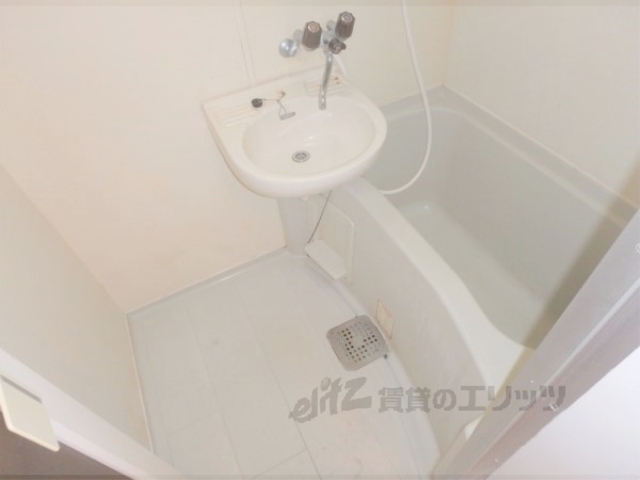 バス・シャワールーム　バス