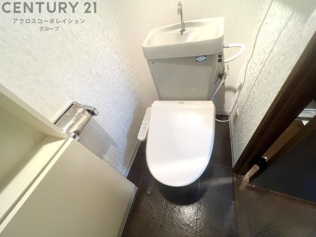 トイレ　温水洗浄便座付きのトイレです！