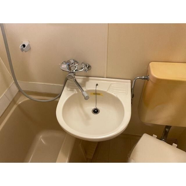 洗面設備　参考写真（同物件別部屋）