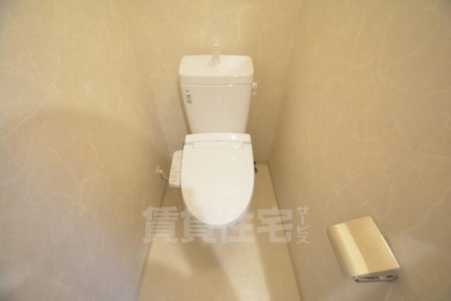 トイレ　ウォシュレット付き