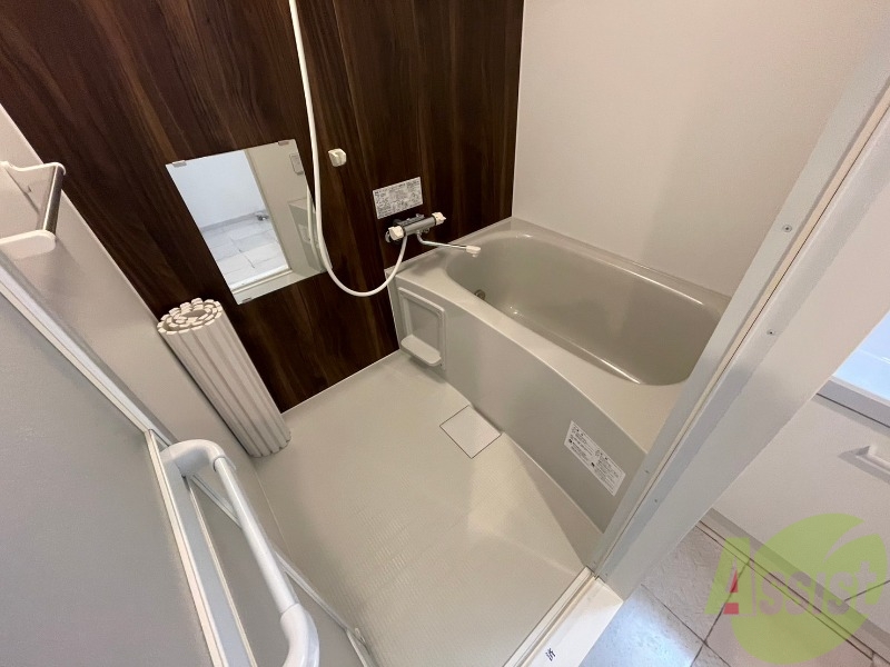 バス・シャワールーム　お風呂になります。一日の疲れを癒してくださいね。