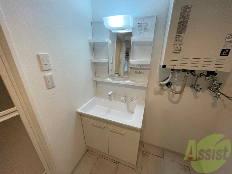 洗面設備　こちらに洗面台があります。朝の洗顔はこちらで。