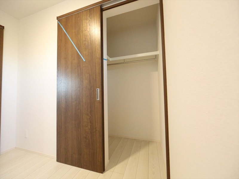 収納　ウォークインクローゼット（収納充実してます）　同仕様写真