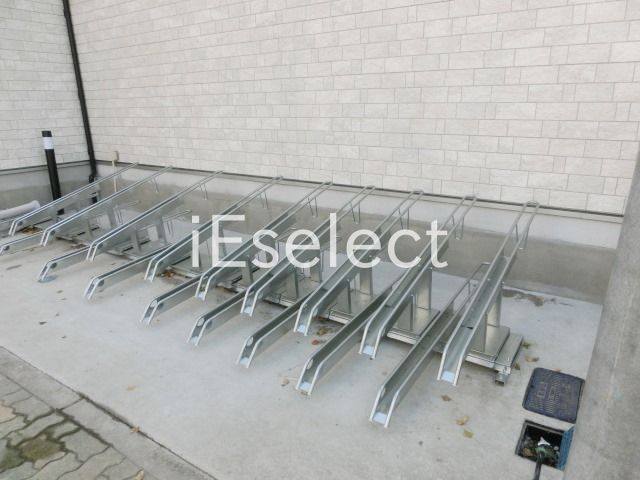 駐車場　駐輪スペース。