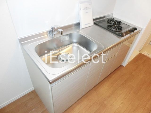 キッチン　２口ガスシステムキッチン。